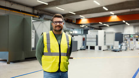 Michael Fohlin i Holtabs fabrik i Tingsryd